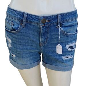 605048....Aeropostale Cuffed Jean Shorts Size 4, 28"W, 3"Inseam, 7"Rise